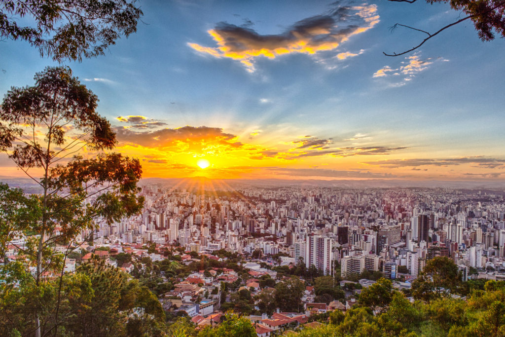 Por do sol no mirante do bairro Mangabeiras, Belo Horizonte - MG, Brasil.