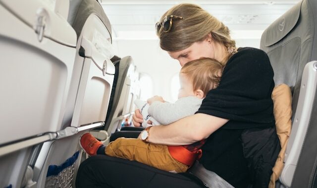 Viajar de avião com bebês