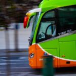 Motores na Estrada: O Gigante da Carga, o Transporte de Passageiros e a Agilidade das Duas Rodas